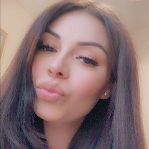 Meet your Posher, Mercedes